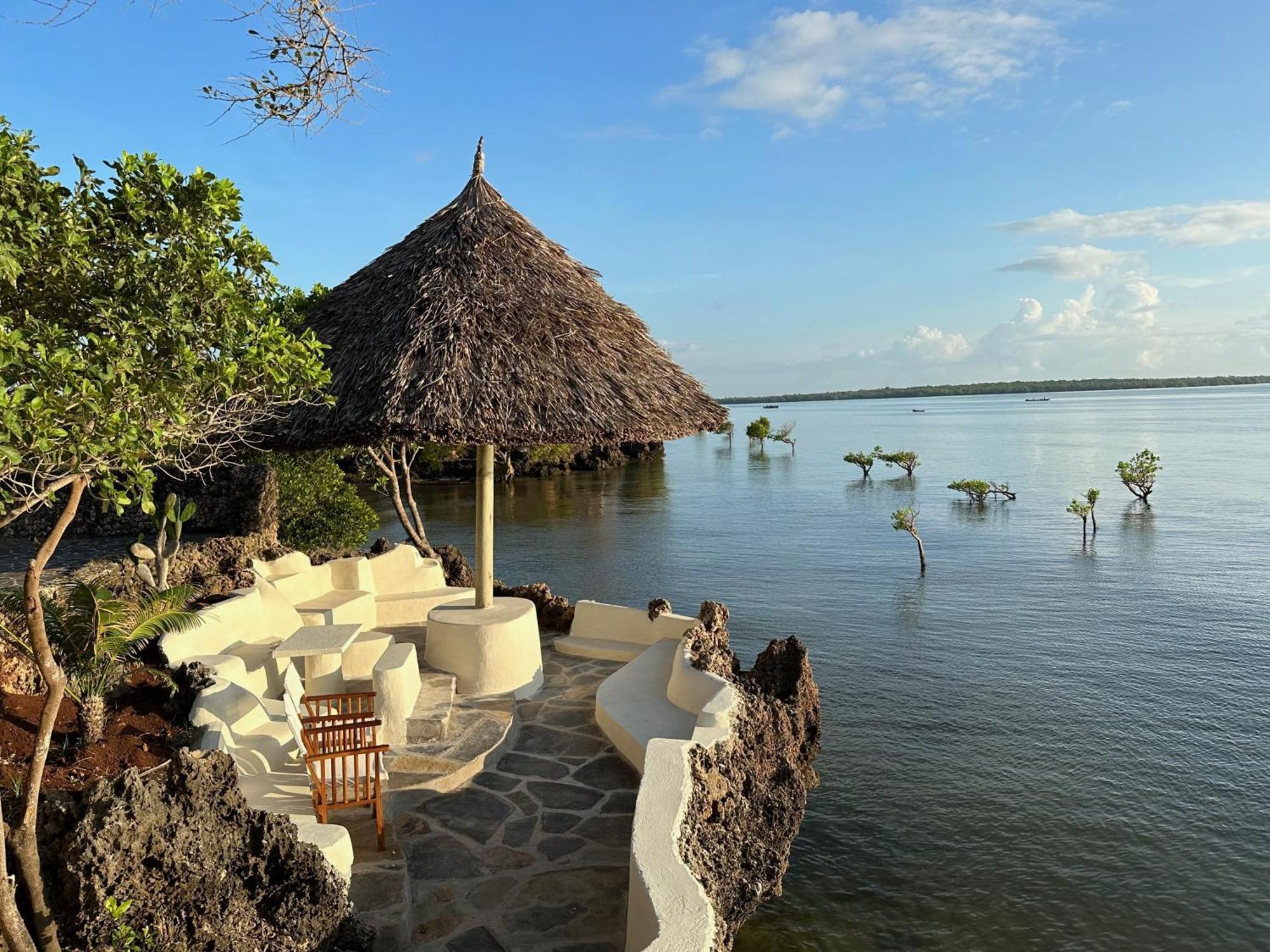 Mwazaro Beach Lodge Shimoni Exterior photo